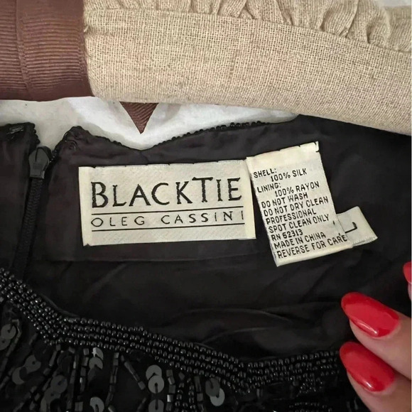 Black Satin Embroidered Top Oleg Cassini size L - Picture 4 of 5